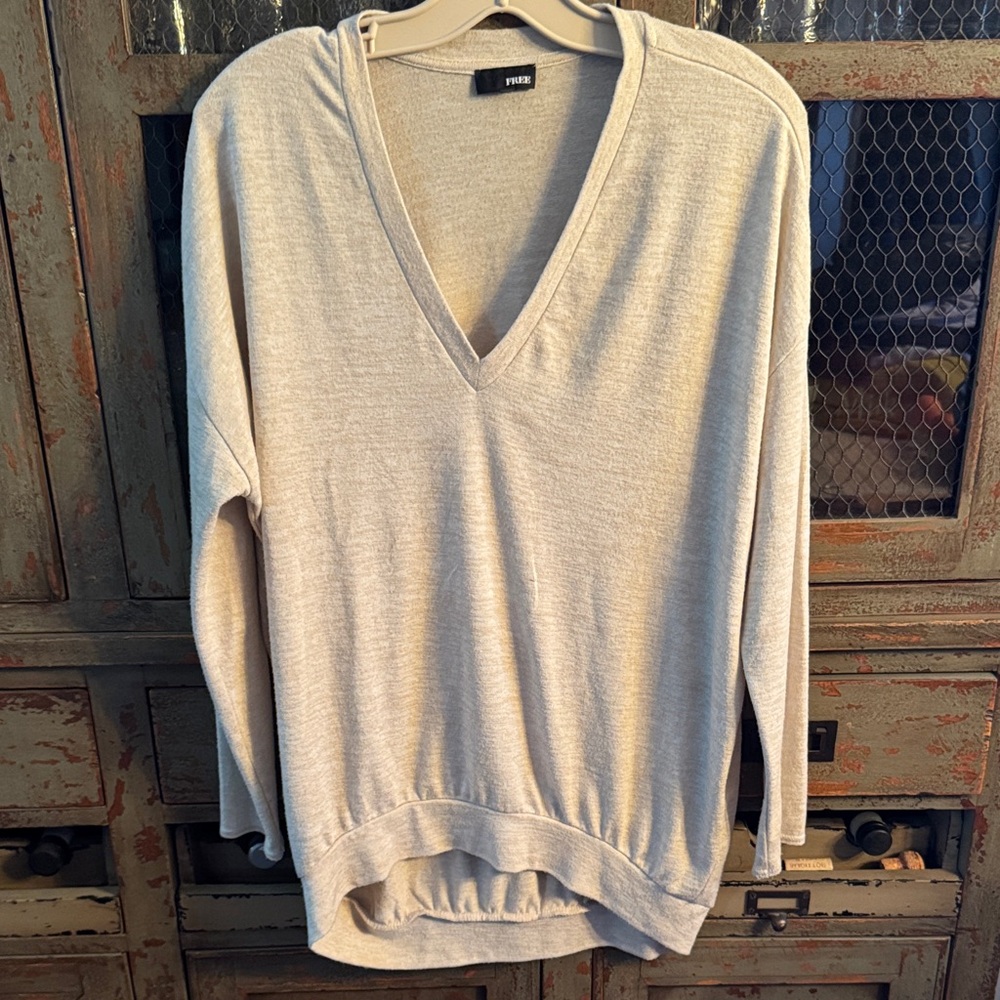Wilfred Soft Cream V-Neck Sweater